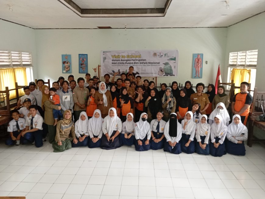 “Harmoni Suara dan Aroma Alam Indonesia untuk Masa Depan Berkelanjutan": Visit to School di SMP Negeri 34 Makassar