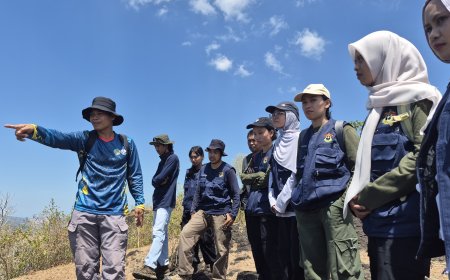 Sinergi Jaga Kawasan Konservasi: Mahasiswa Unhas, Resor Ko'mara, dan MMP Aksi Bersih Lingkungan di Taman Buru Ko'mara
