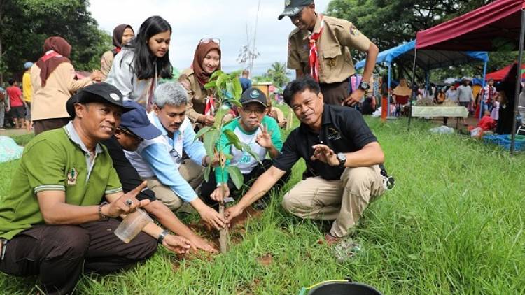 Berbaur Dengan Pedagang GOR Sudiang, Satker KLHK Sulsel Lakukan Inovasi Kampanye Konservasi Alam